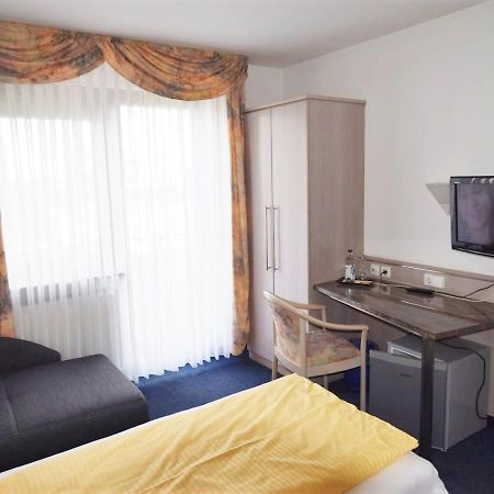 Hotel Alena - Kontaktlos Check-In Фільдерштадт Екстер'єр фото