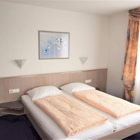 Hotel Alena - Kontaktlos Check-In Фільдерштадт Екстер'єр фото