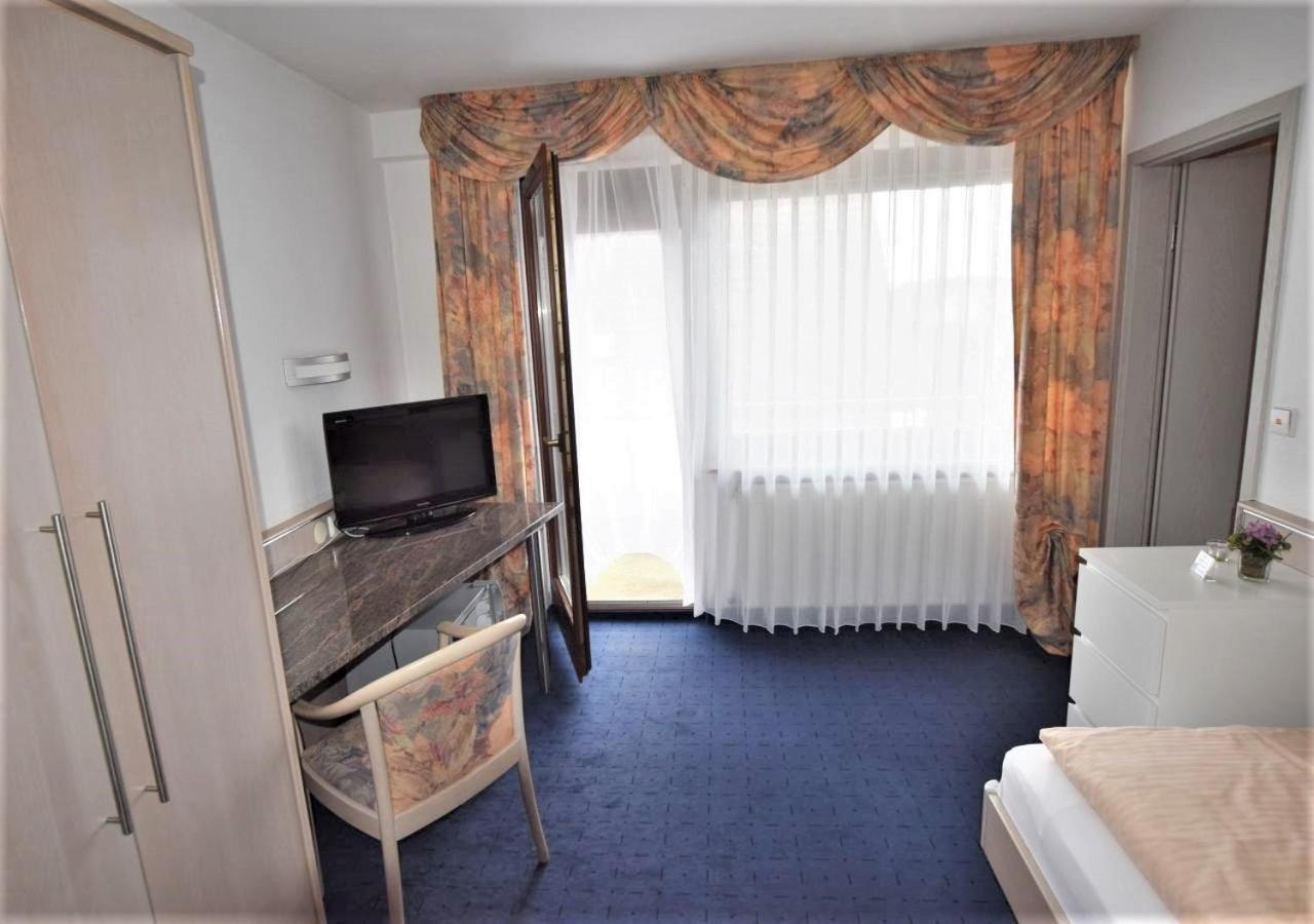 Hotel Alena - Kontaktlos Check-In Фільдерштадт Екстер'єр фото